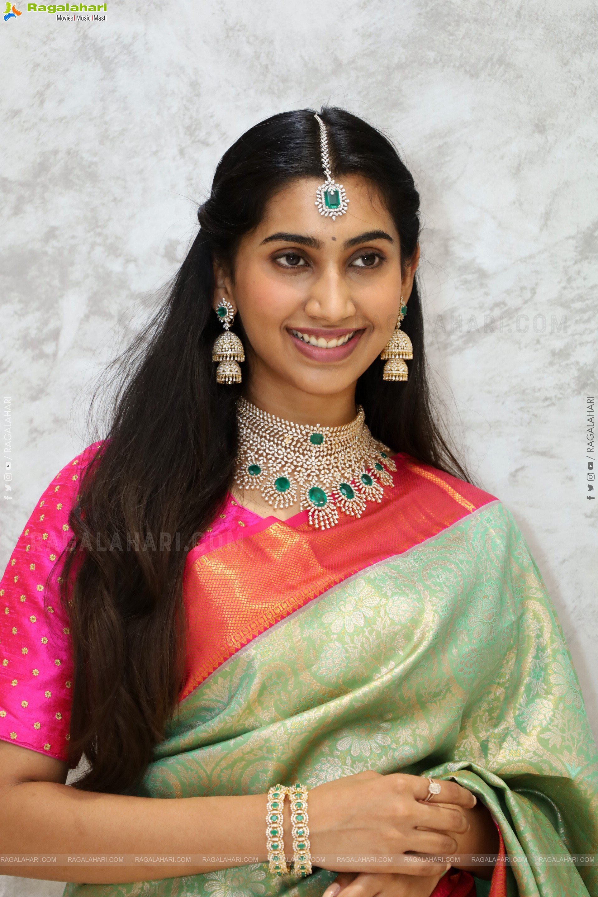 Gomathy Reddy Traditional stills with Jewellery, HD Gallery