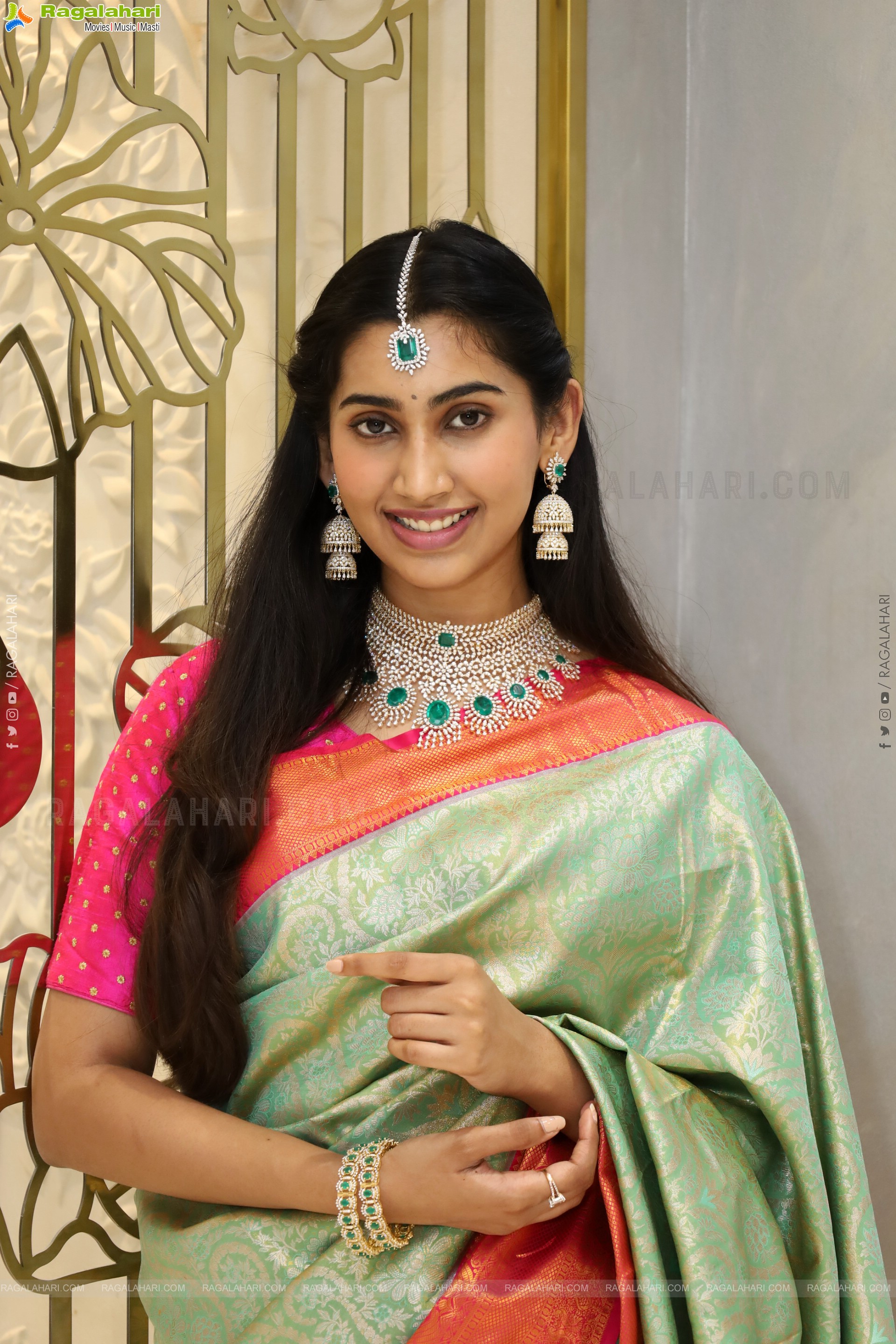 Gomathy Reddy Traditional stills with Jewellery, HD Gallery