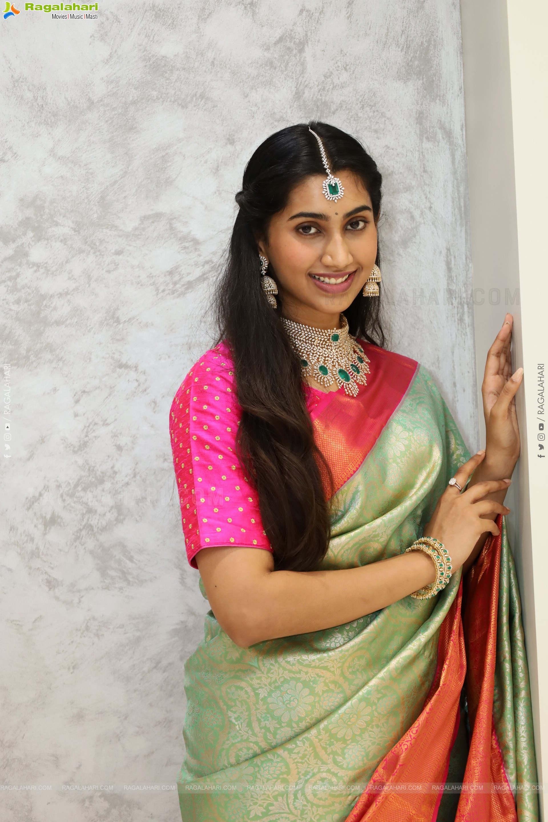 Gomathy Reddy Traditional stills with Jewellery, HD Gallery