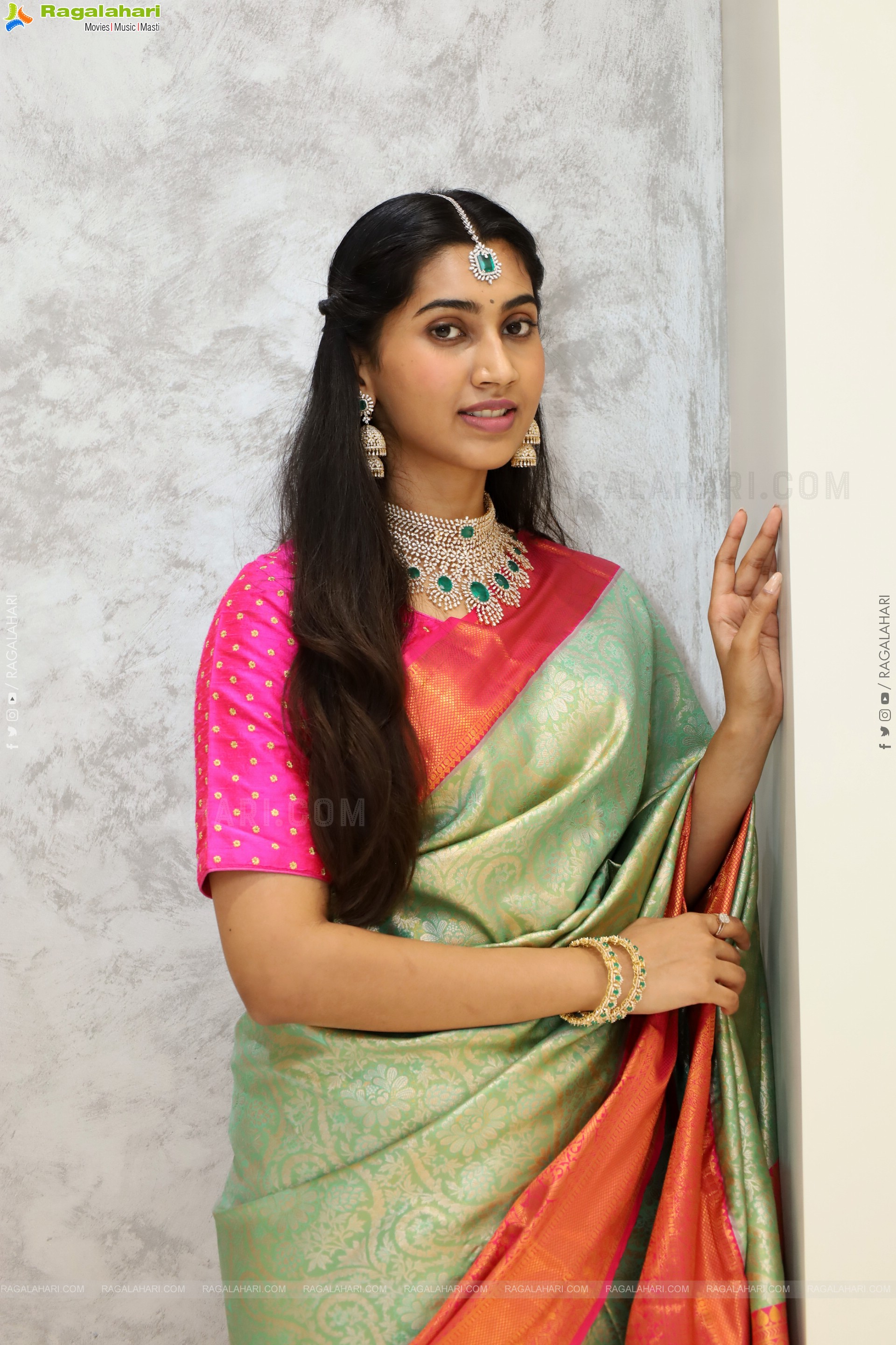 Gomathy Reddy Traditional stills with Jewellery, HD Gallery
