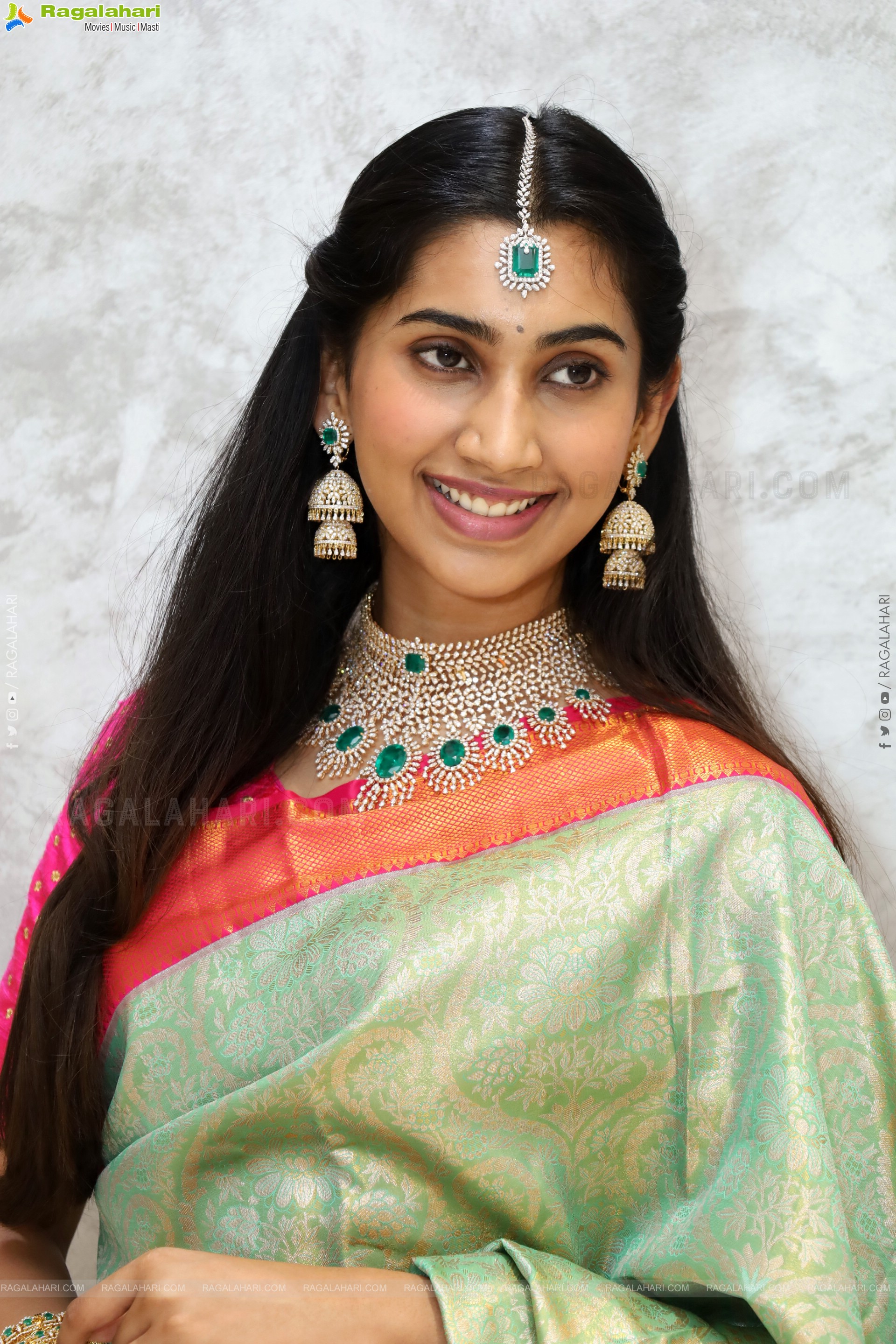 Gomathy Reddy Traditional stills with Jewellery, HD Gallery