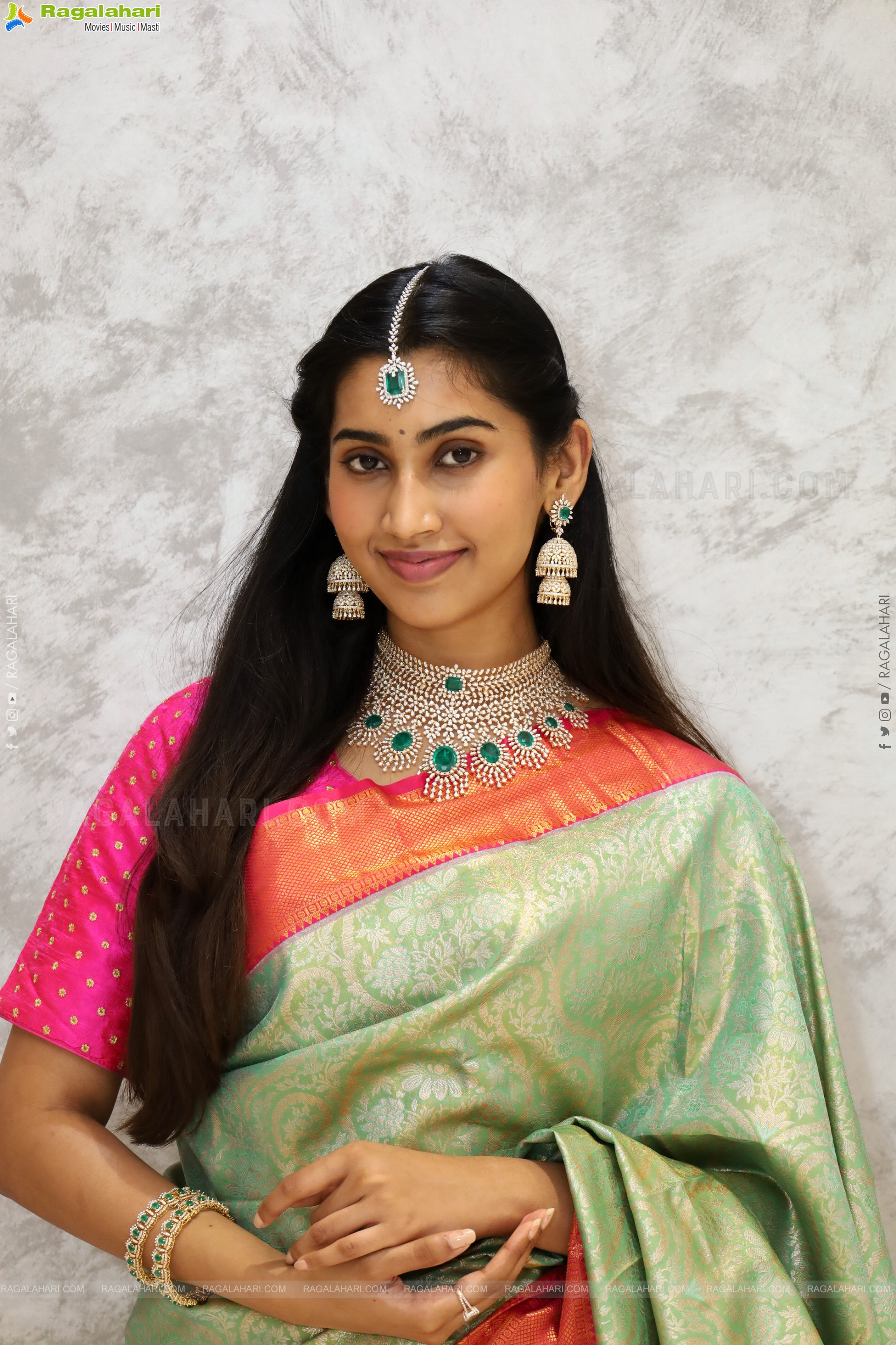 Gomathy Reddy Traditional stills with Jewellery, HD Gallery