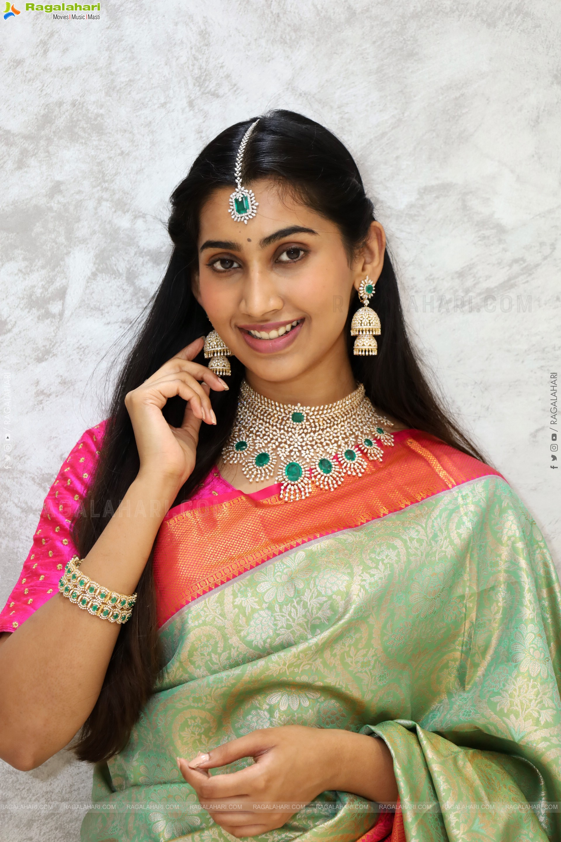 Gomathy Reddy Traditional stills with Jewellery, HD Gallery