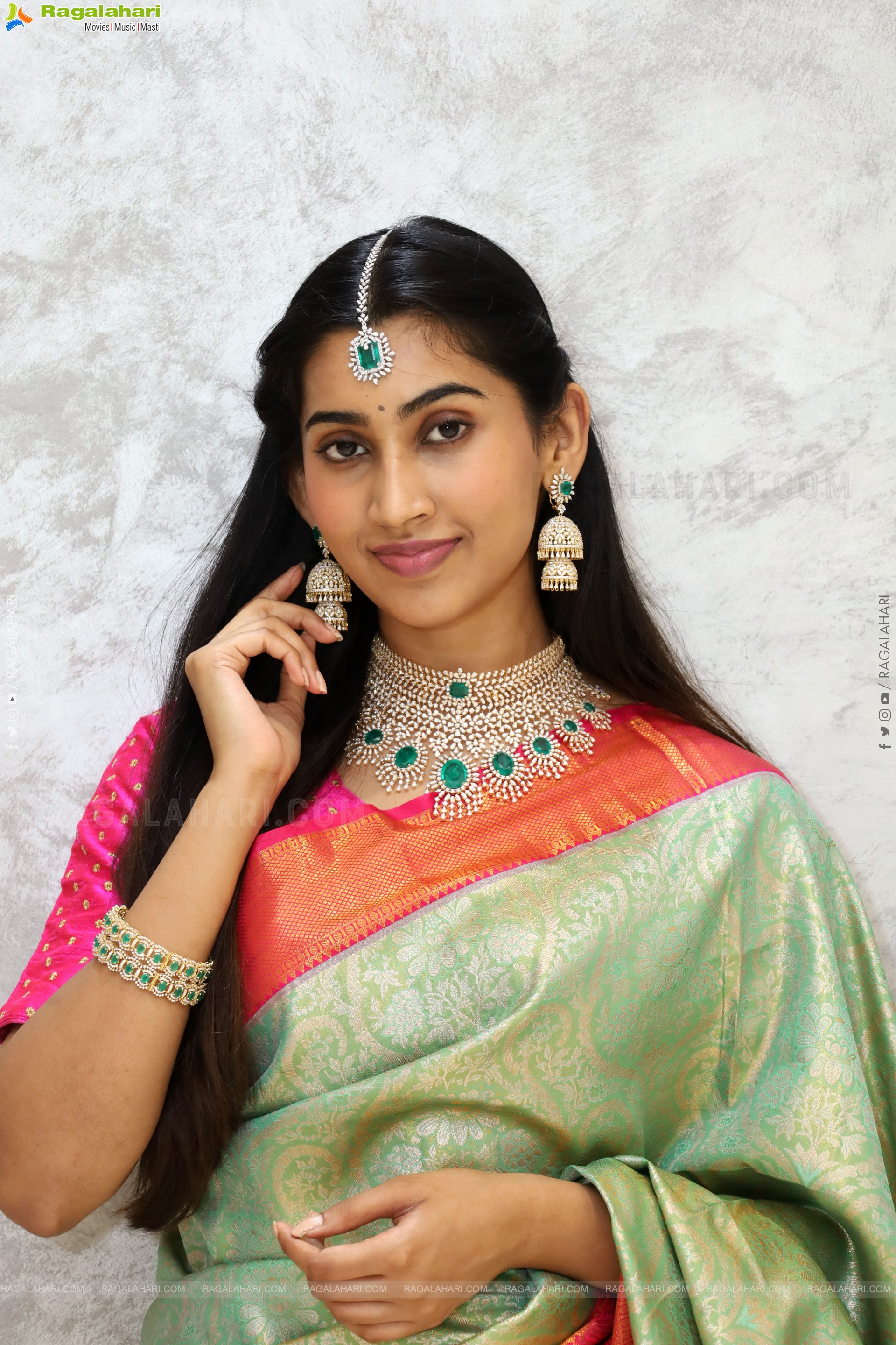 Gomathy Reddy Traditional stills with Jewellery, HD Gallery