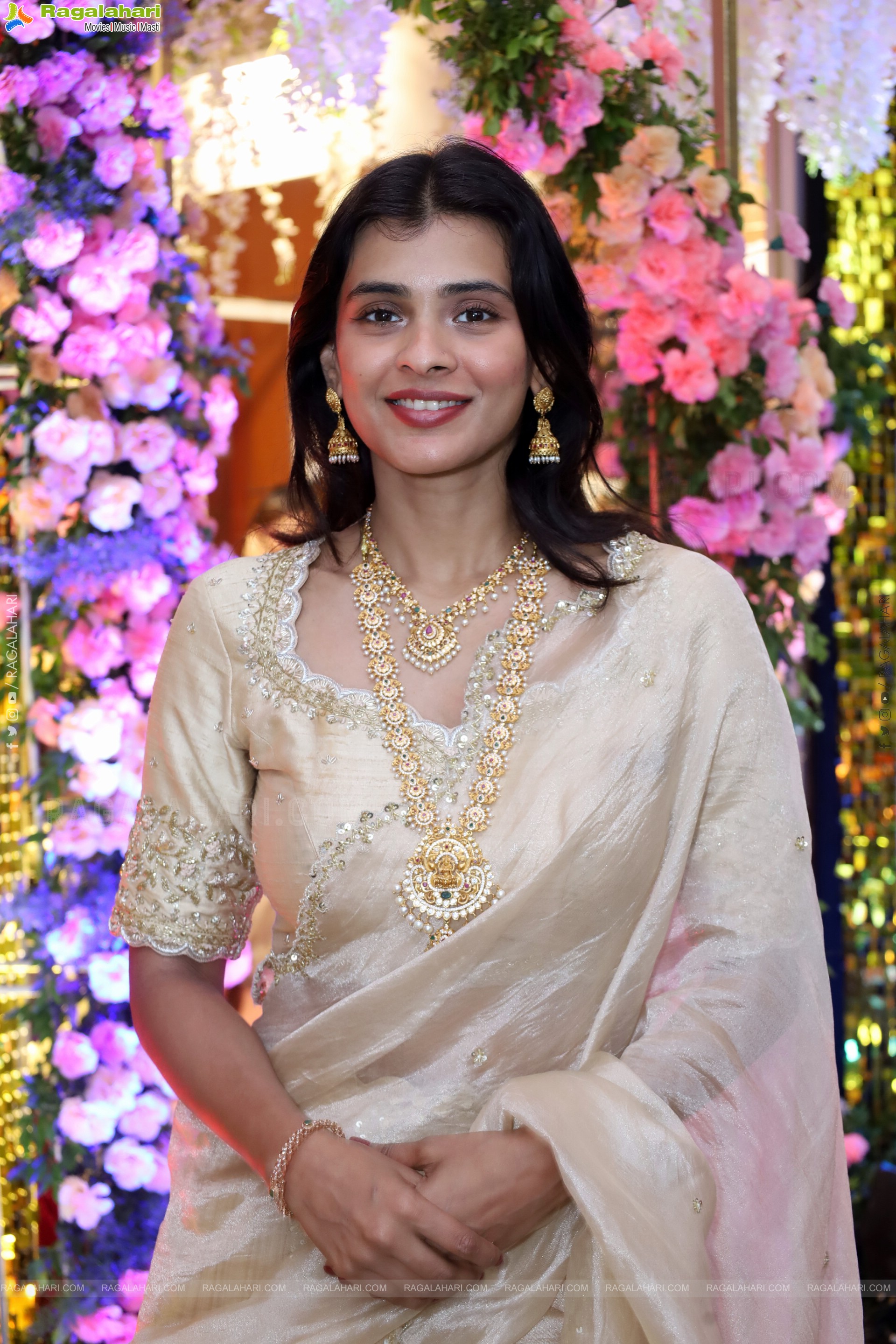Hebah Patel at Hi Life Brides Exhibition Launch, HD Gallery