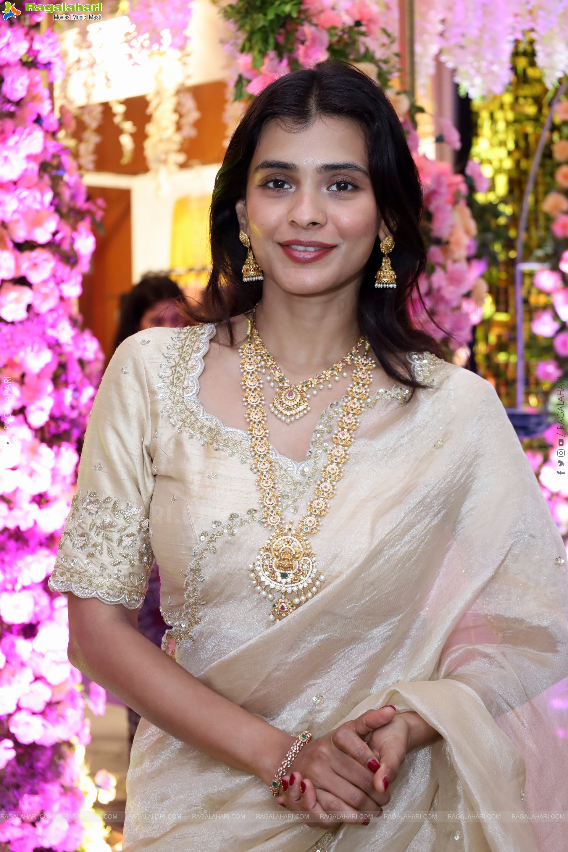 Hebah Patel at Hi Life Brides Exhibition Launch, HD Gallery