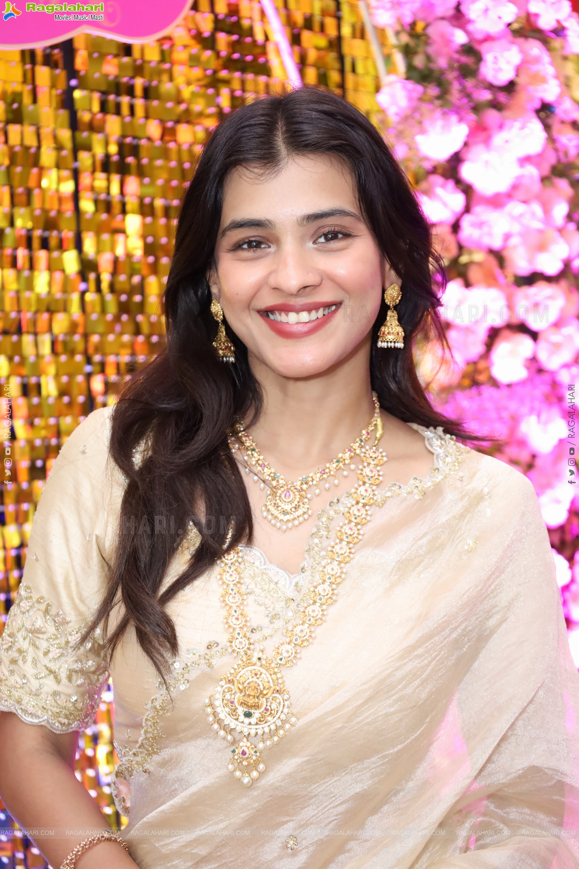 Hebah Patel at Hi Life Brides Exhibition Launch, HD Gallery