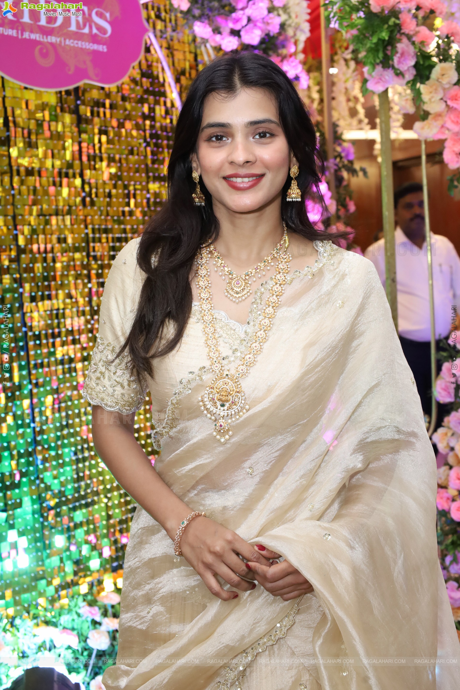 Hebah Patel at Hi Life Brides Exhibition Launch, HD Gallery