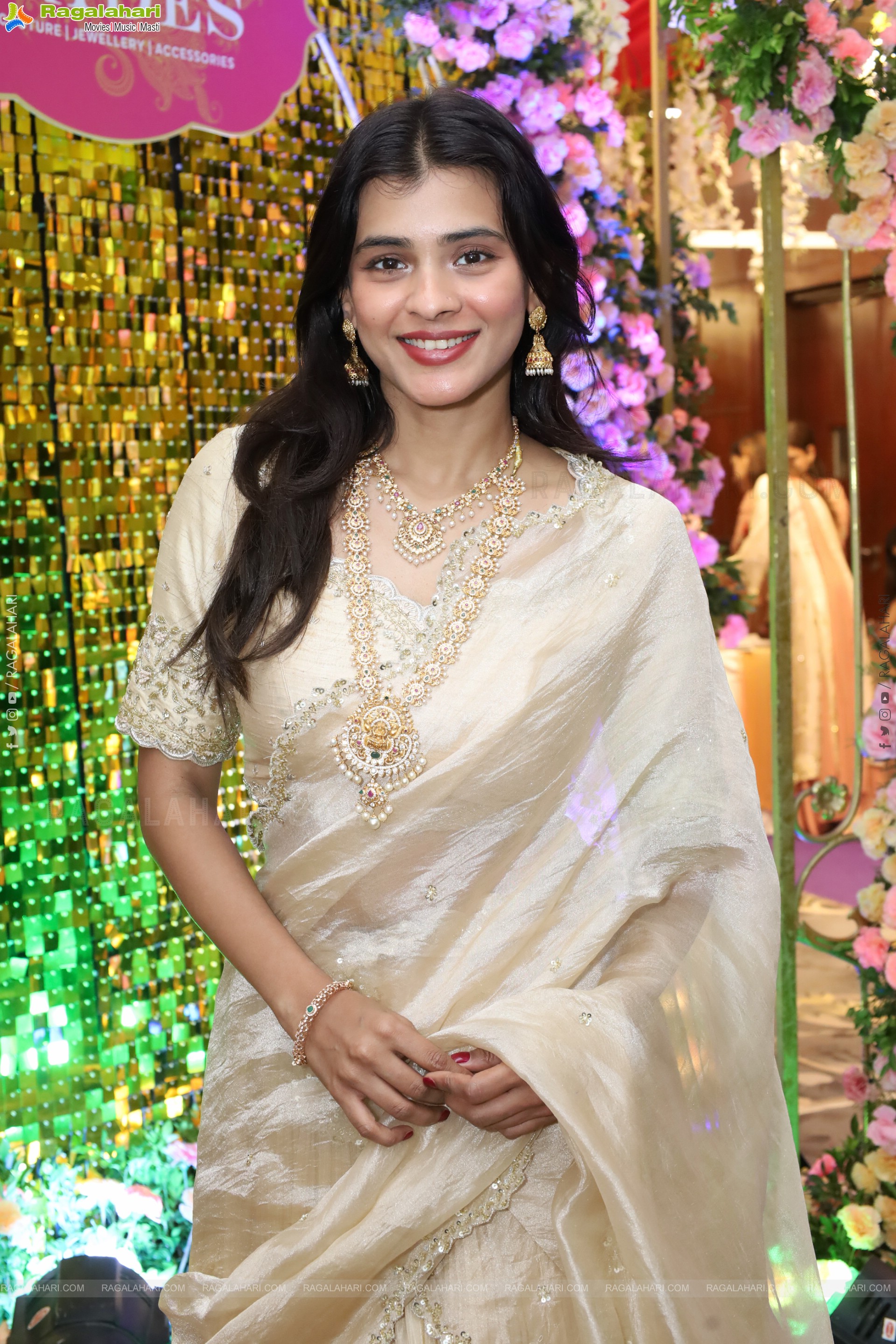 Hebah Patel at Hi Life Brides Exhibition Launch, HD Gallery