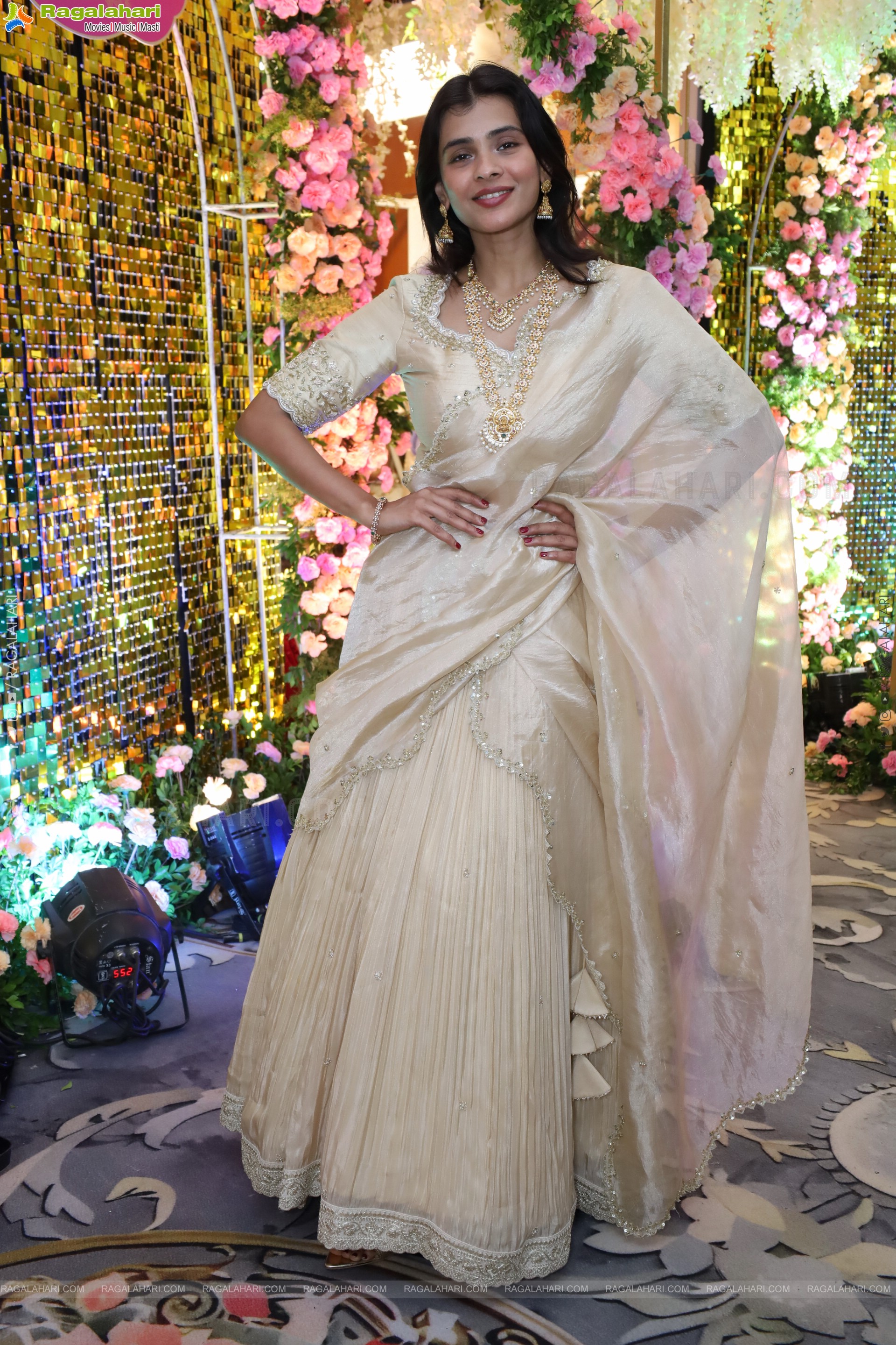 Hebah Patel at Hi Life Brides Exhibition Launch, HD Gallery