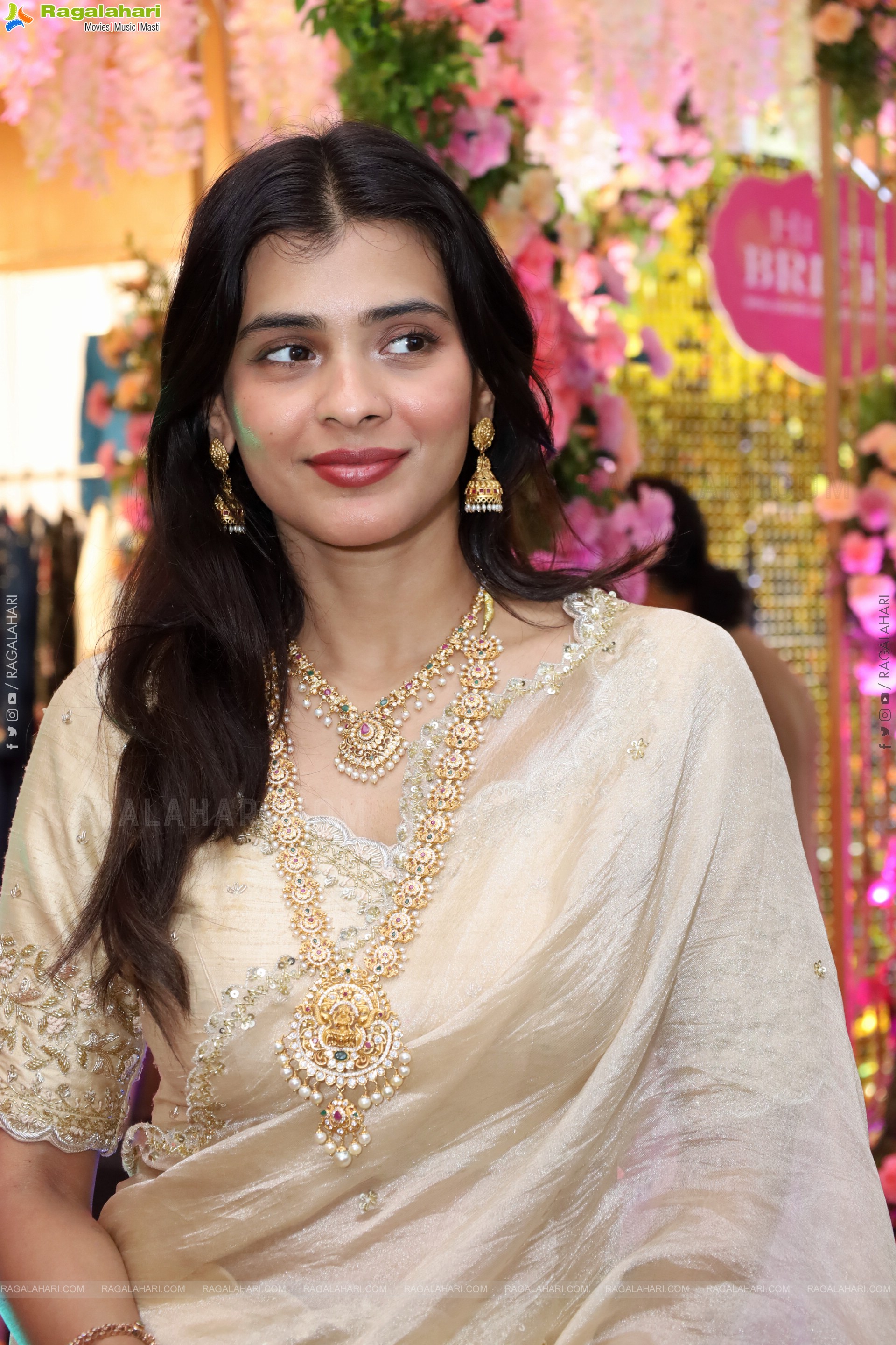 Hebah Patel at Hi Life Brides Exhibition Launch, HD Gallery
