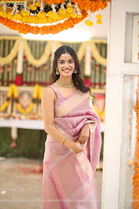 Ira at Sreeyas Chitra & Purna Naidu Production Movie Launch 
