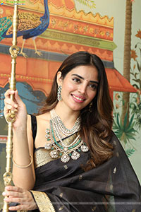 Kushitha Kallapu Poses with Designer Jewellery, HD Gallery