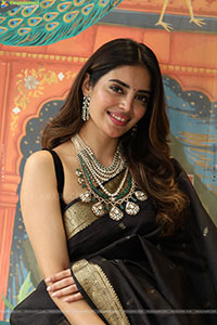 Kushitha Kallapu Poses with Designer Jewellery, HD Gallery