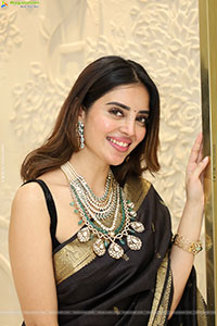 Kushitha Kallapu Poses with Designer Jewellery, HD Gallery