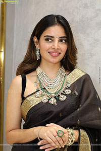 Kushitha Kallapu Poses with Designer Jewellery, HD Gallery