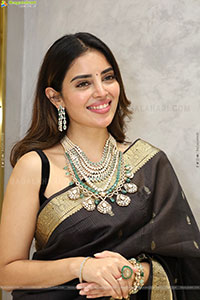 Kushitha Kallapu Poses with Designer Jewellery, HD Gallery