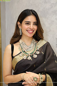 Kushitha Kallapu Poses with Designer Jewellery, HD Gallery