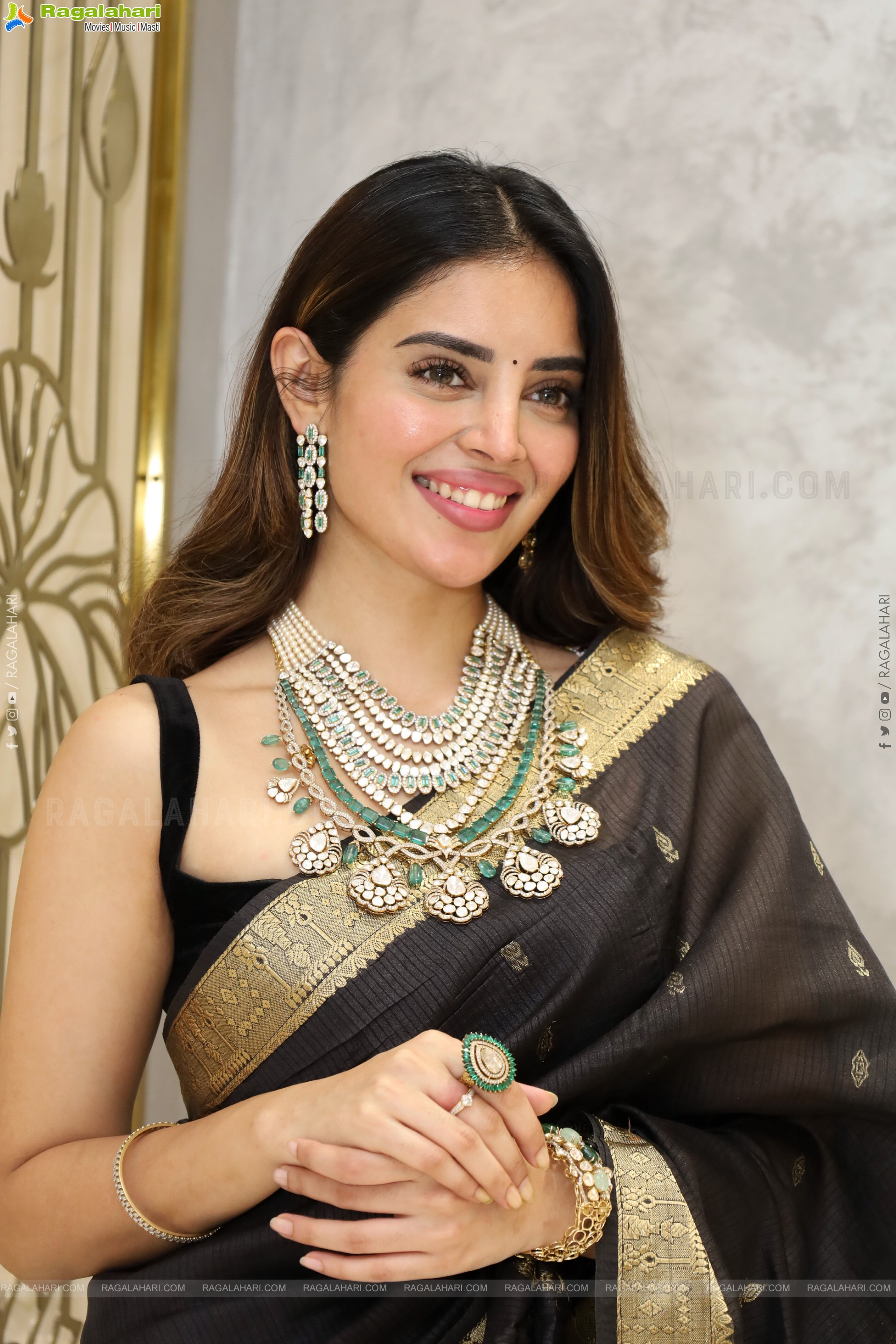 Kushitha Kallapu Poses with Designer Jewellery, HD Gallery