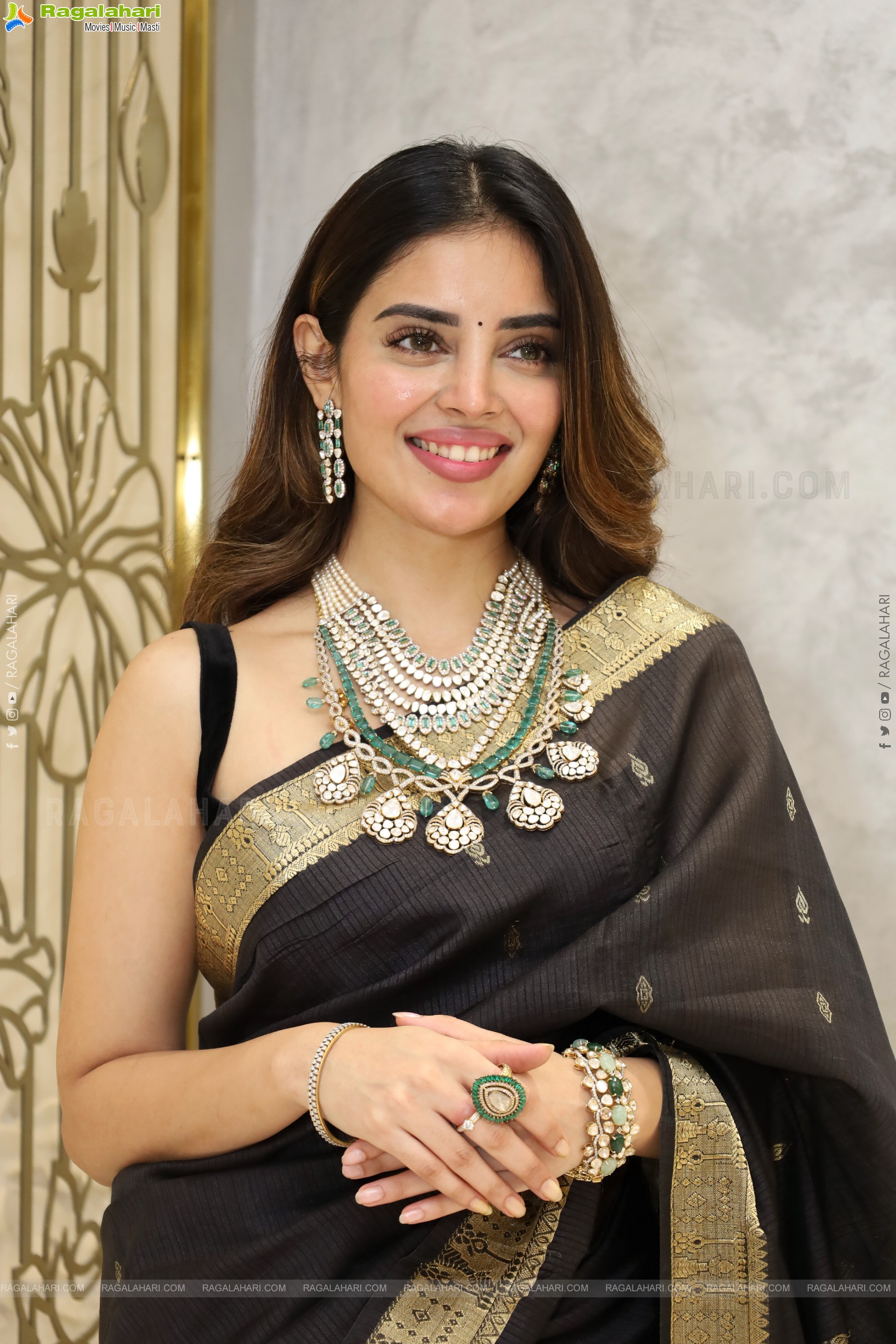 Kushitha Kallapu Poses with Designer Jewellery, HD Gallery