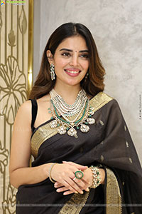 Kushitha Kallapu Poses with Designer Jewellery, HD Gallery