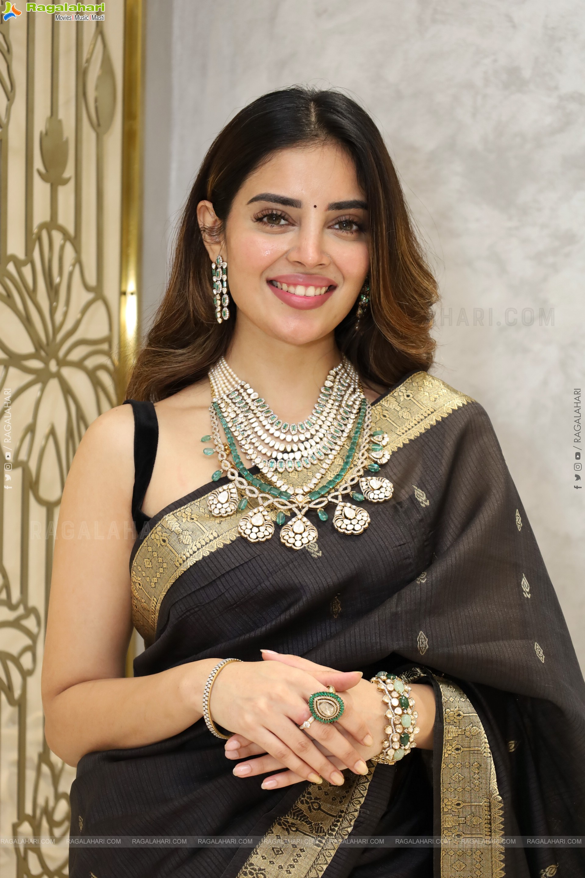 Kushitha Kallapu Poses with Designer Jewellery, HD Gallery