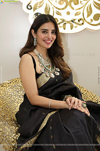 Kushitha Kallapu Poses with Designer Jewellery, HD Gallery