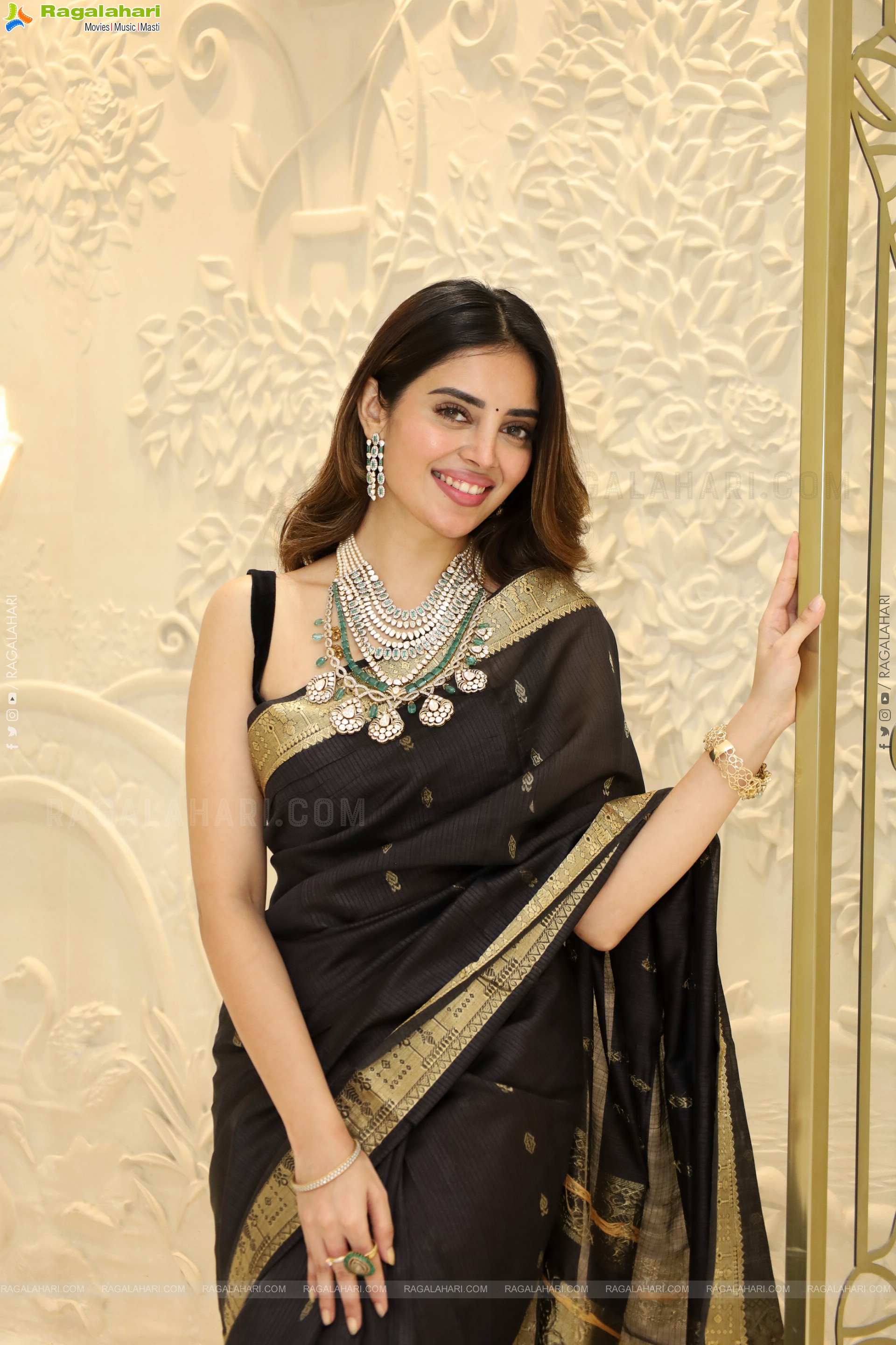 Kushitha Kallapu Poses with Designer Jewellery, HD Gallery