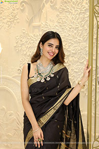 Kushitha Kallapu Poses with Designer Jewellery, HD Gallery