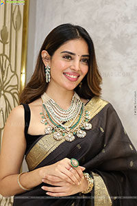 Kushitha Kallapu Poses with Designer Jewellery, HD Gallery