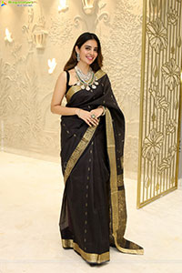 Kushitha Kallapu Poses with Designer Jewellery, HD Gallery