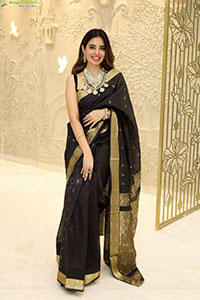 Kushitha Kallapu Poses with Designer Jewellery, HD Gallery