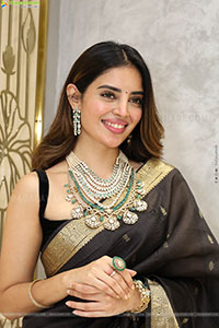 Kushitha Kallapu Poses with Designer Jewellery, HD Gallery