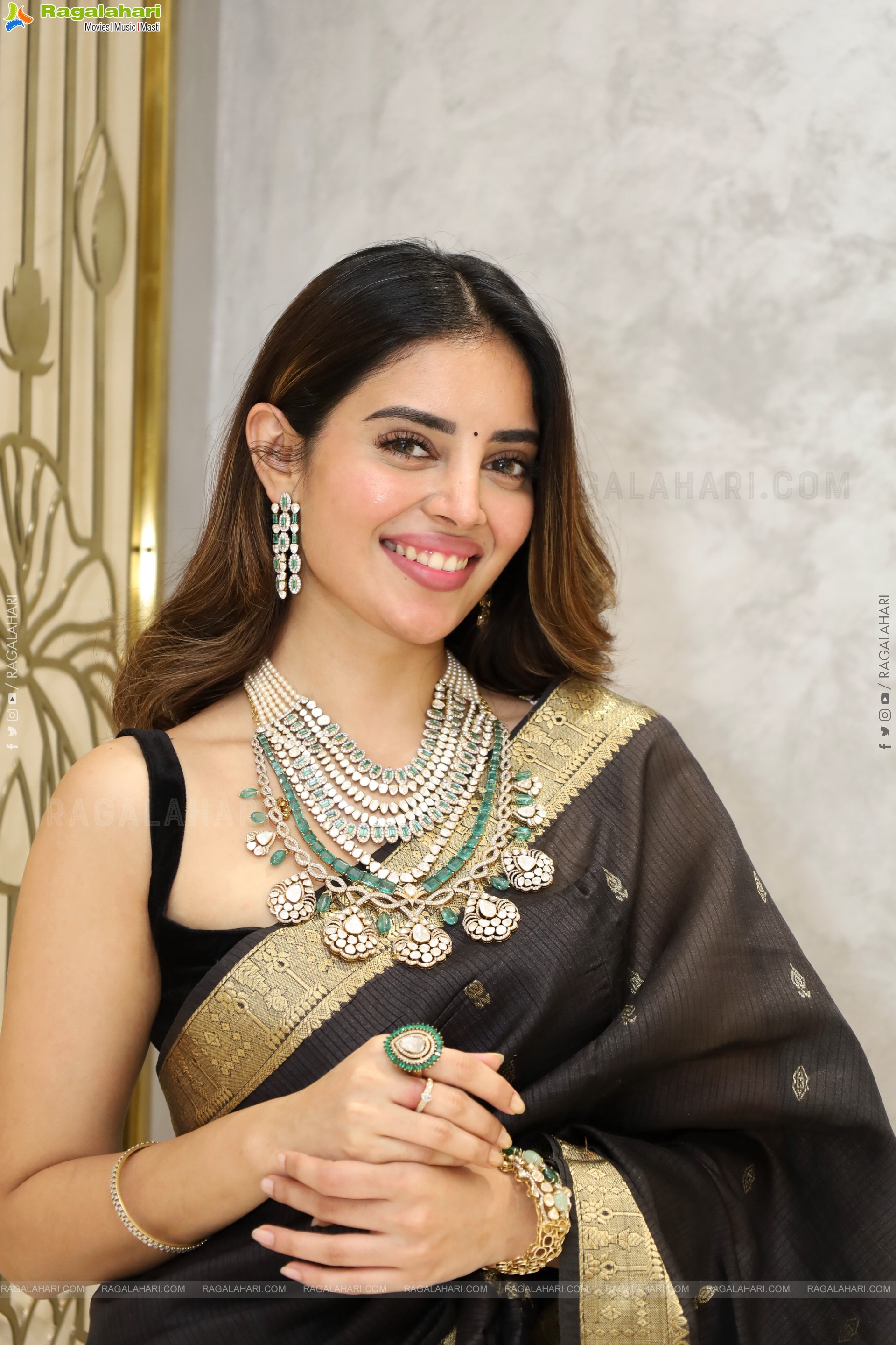 Kushitha Kallapu Poses with Designer Jewellery, HD Gallery