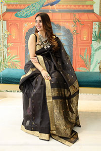 Kushitha Kallapu Poses with Designer Jewellery, HD Gallery