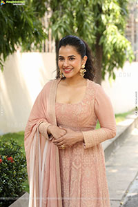 Komalee Prasad at Sasivadane Movie Press Meet