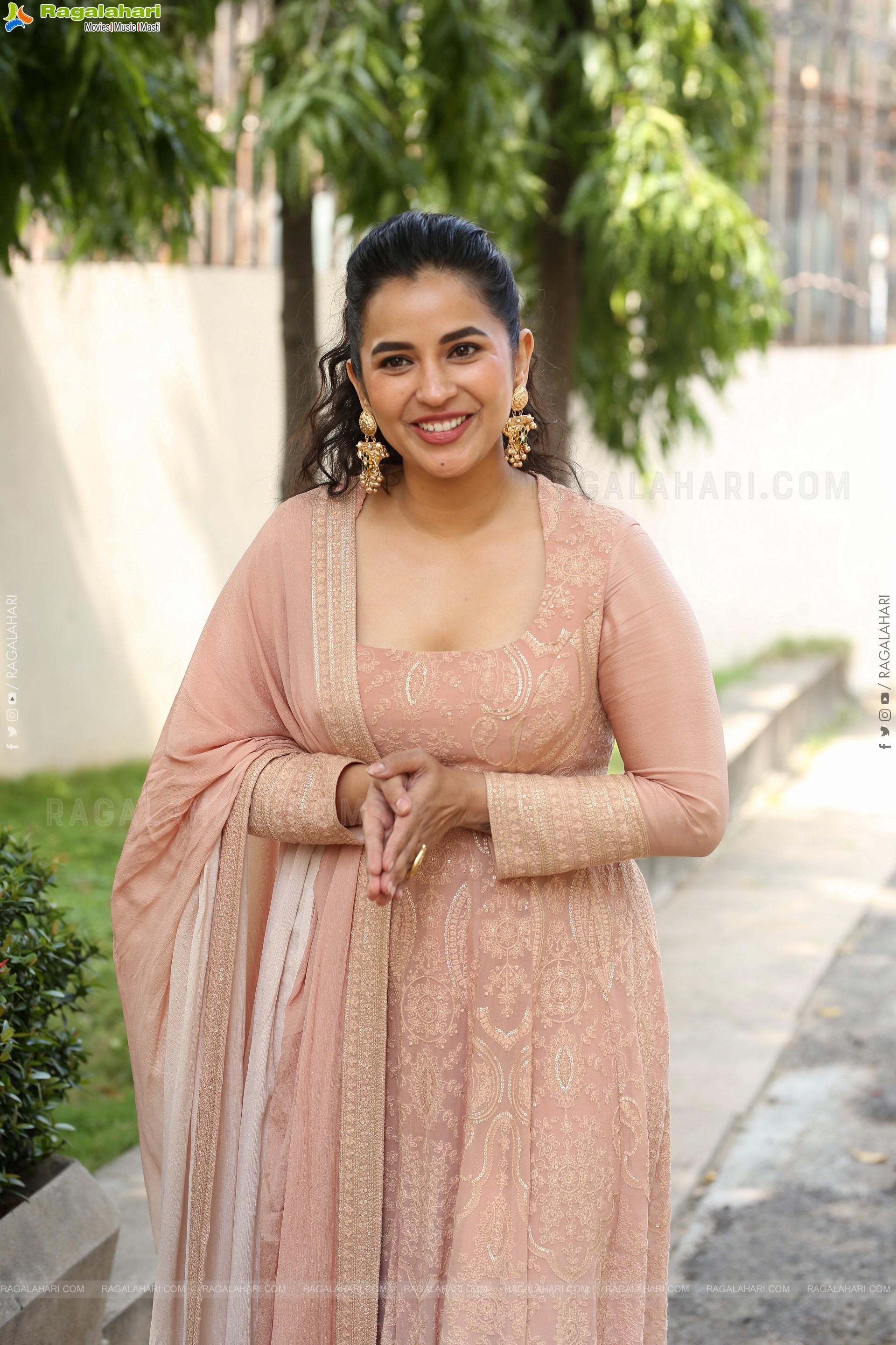 Komalee Prasad at Sasivadane Movie Press Meet, HD Gallery