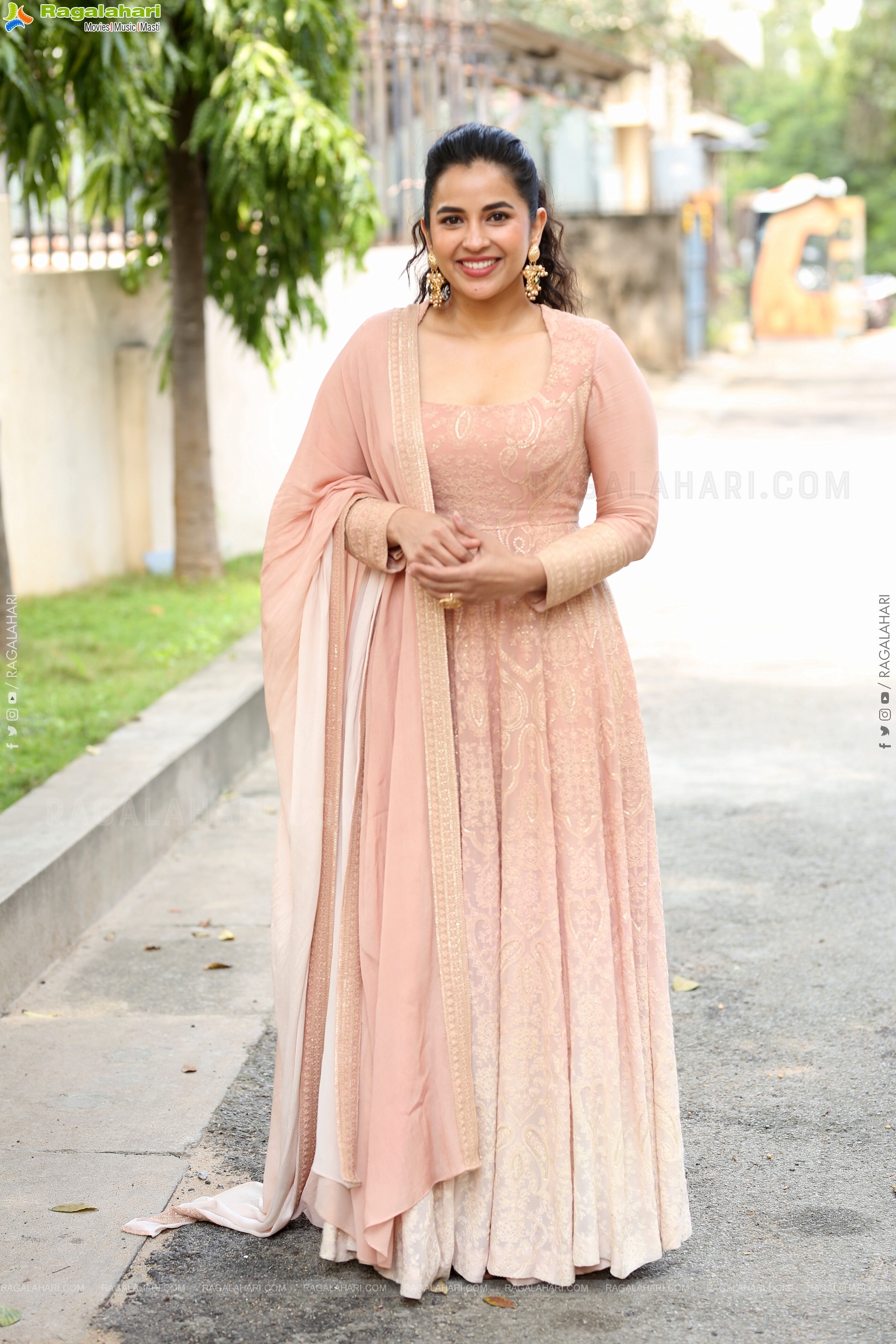 Komalee Prasad at Sasivadane Movie Press Meet, HD Gallery
