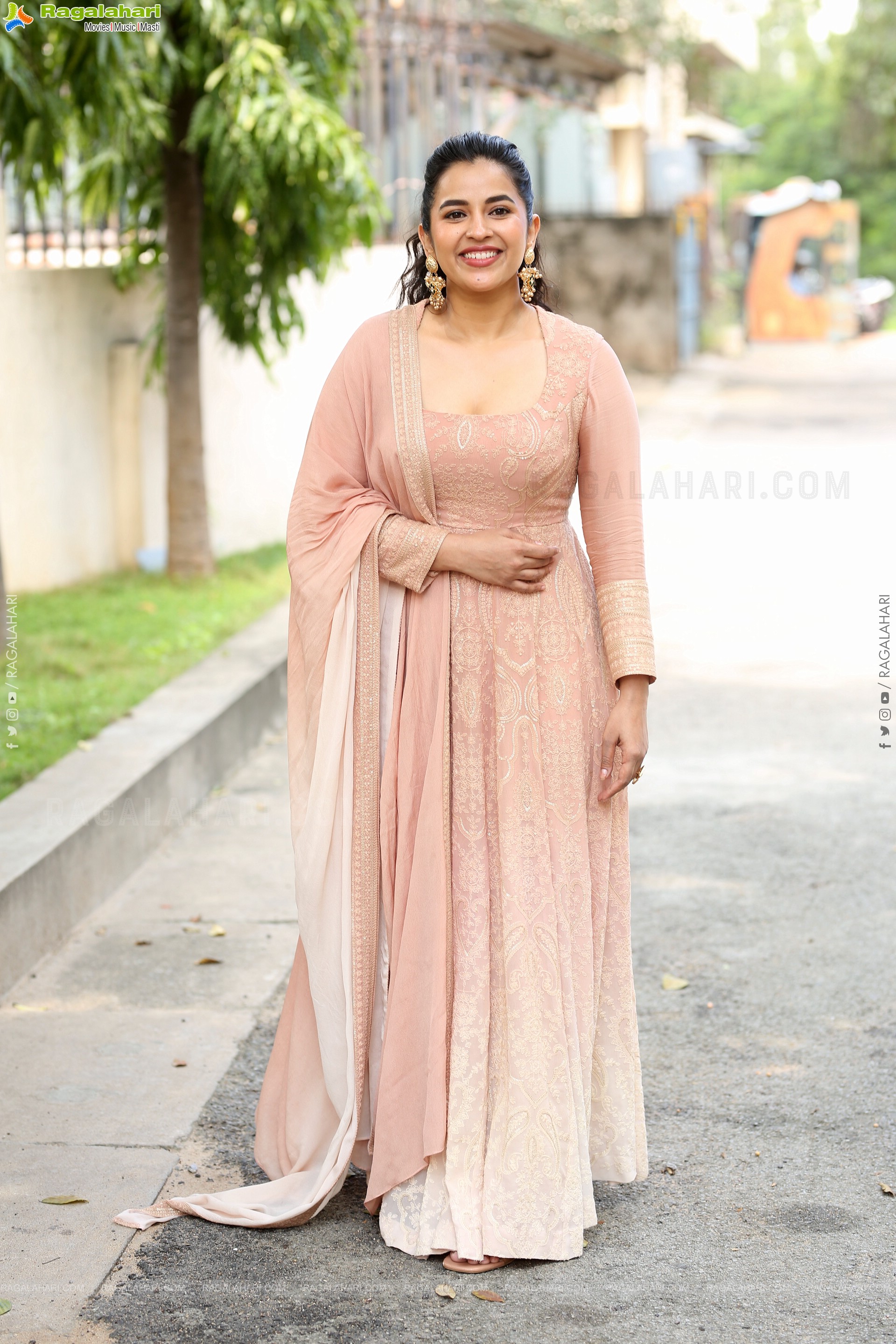Komalee Prasad at Sasivadane Movie Press Meet, HD Gallery