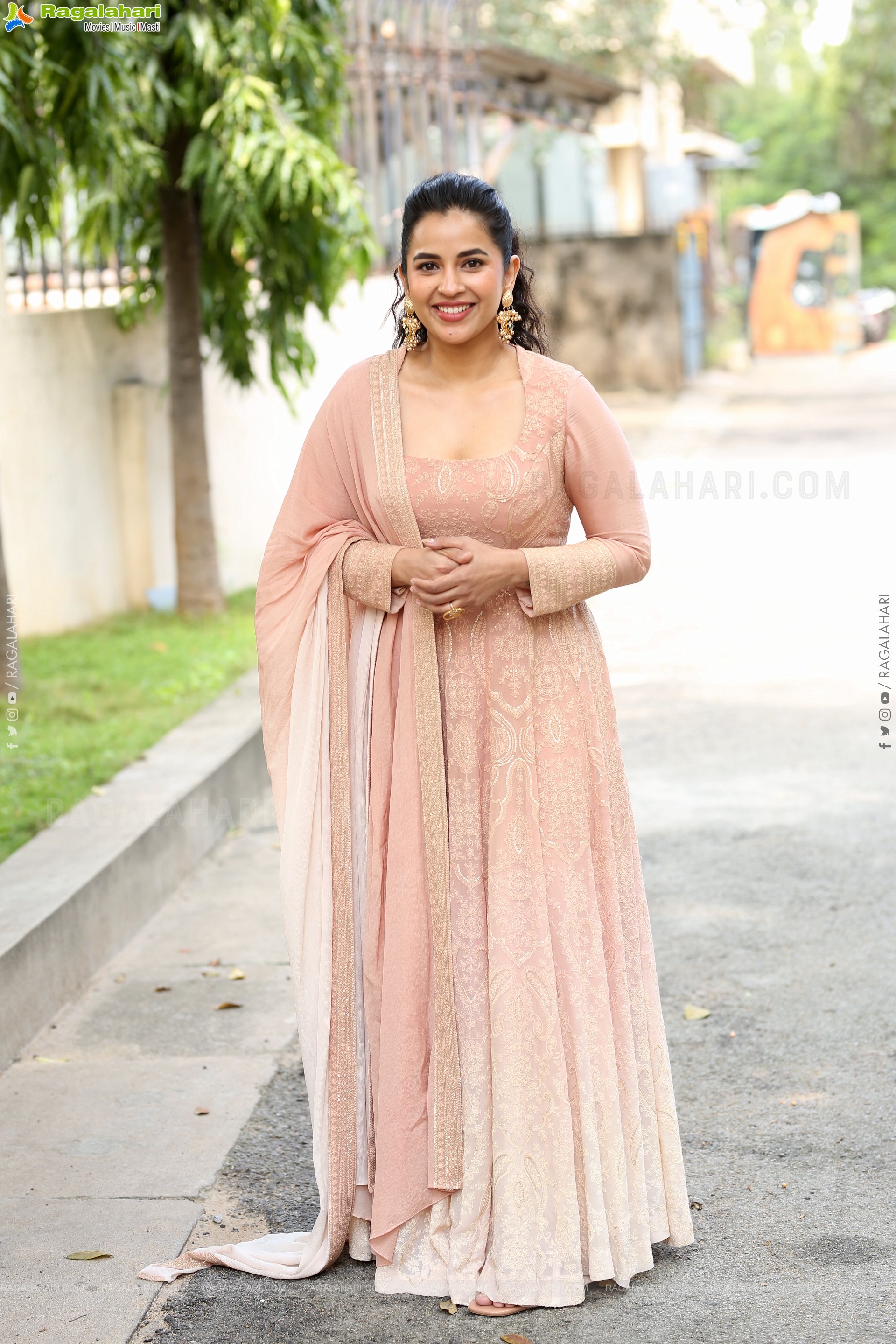 Komalee Prasad at Sasivadane Movie Press Meet, HD Gallery