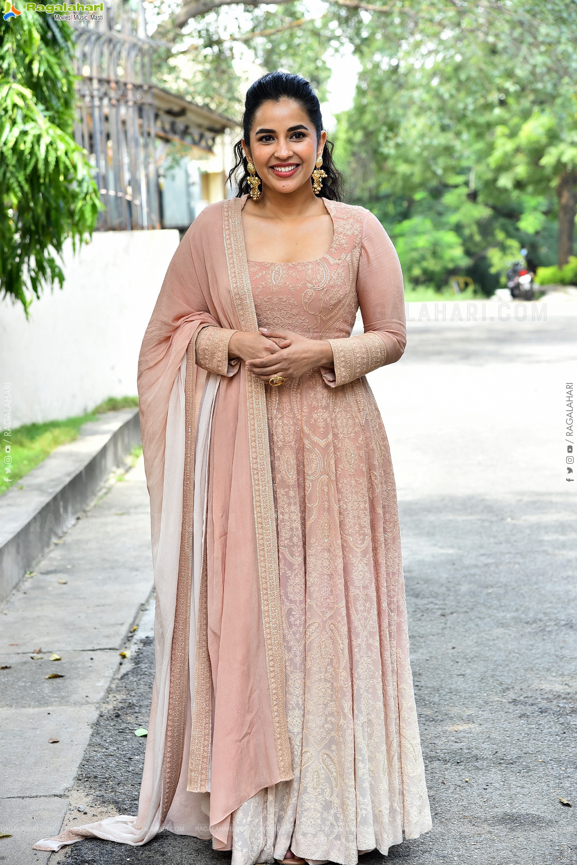 Komalee Prasad at Sasivadane Movie Press Meet, HD Gallery