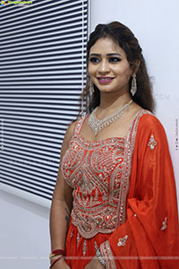 Teja Koneru Latest Stills, HD Photo Gallery 