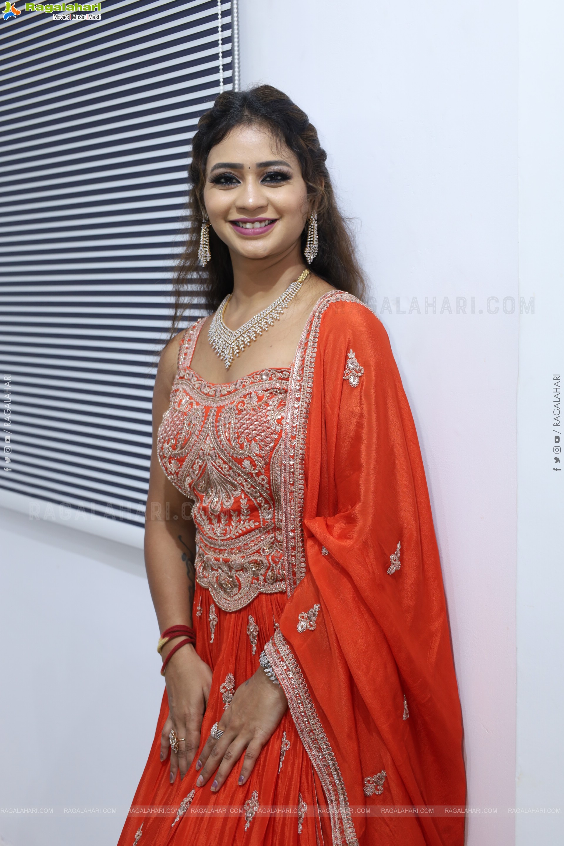 Teja Koneru Latest Stills, HD Photo Gallery