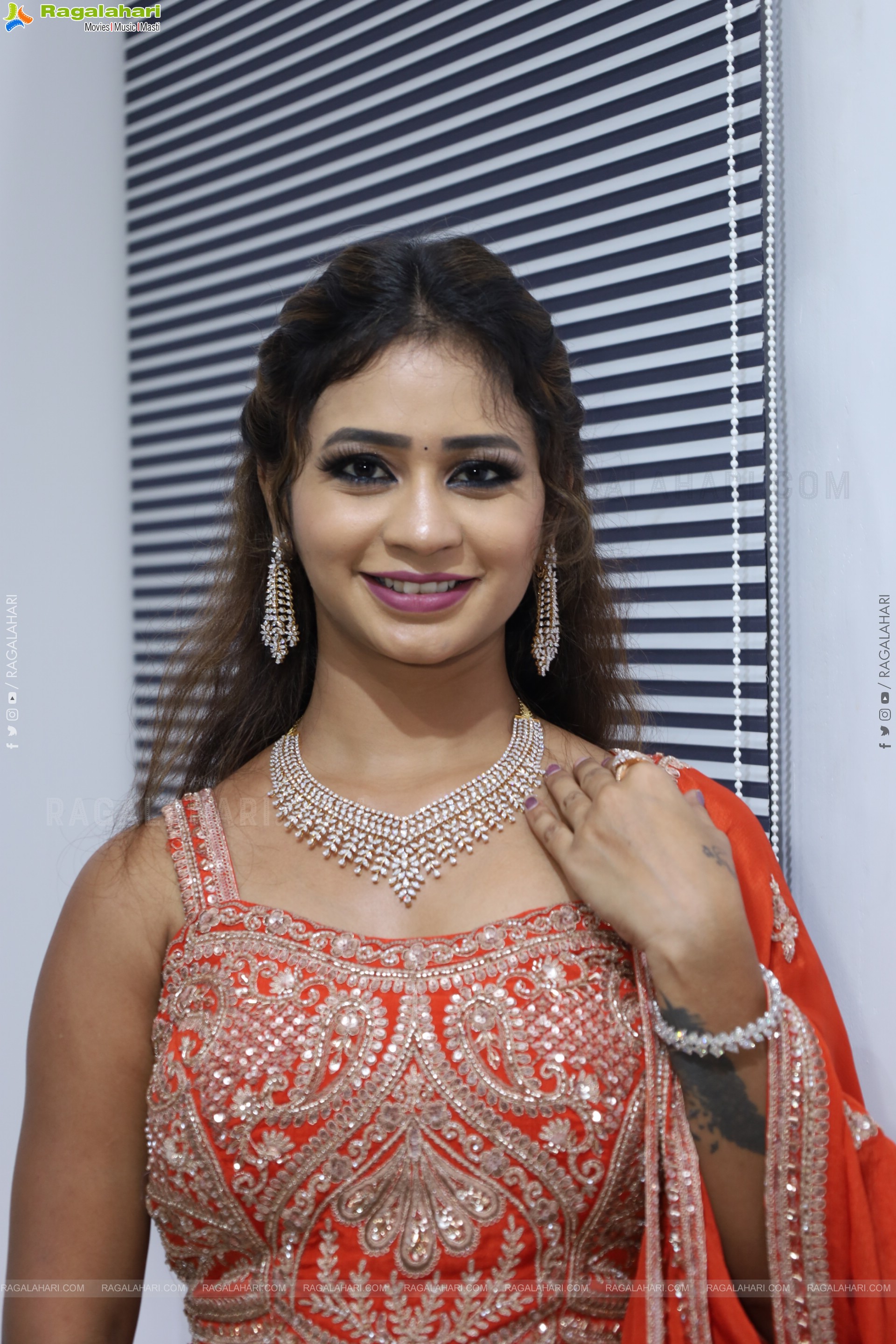 Teja Koneru Latest Stills, HD Photo Gallery