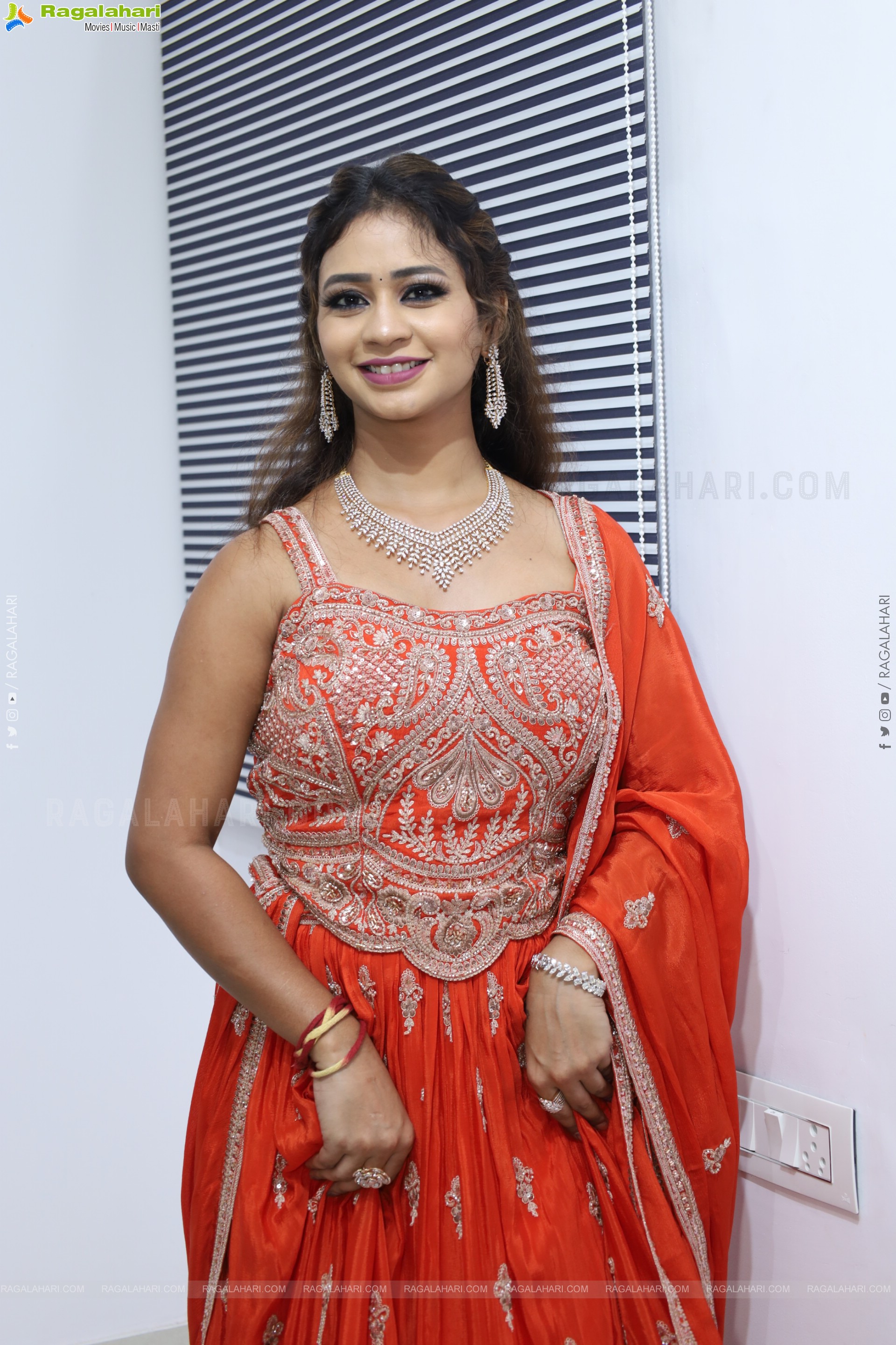 Teja Koneru Latest Stills, HD Photo Gallery