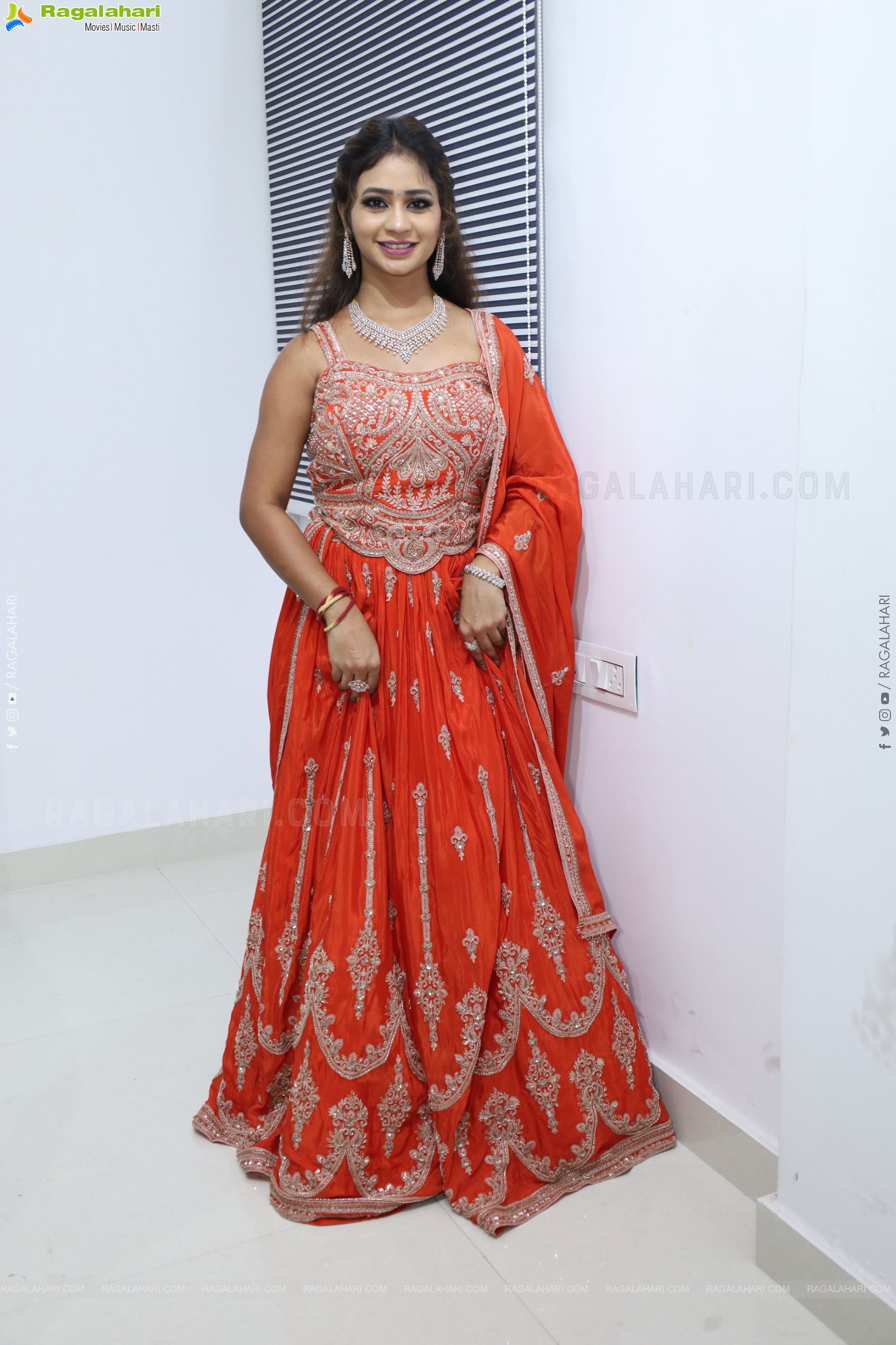 Teja Koneru Latest Stills, HD Photo Gallery