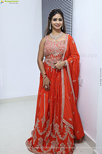 Teja Koneru Latest Stills, HD Photo Gallery 
