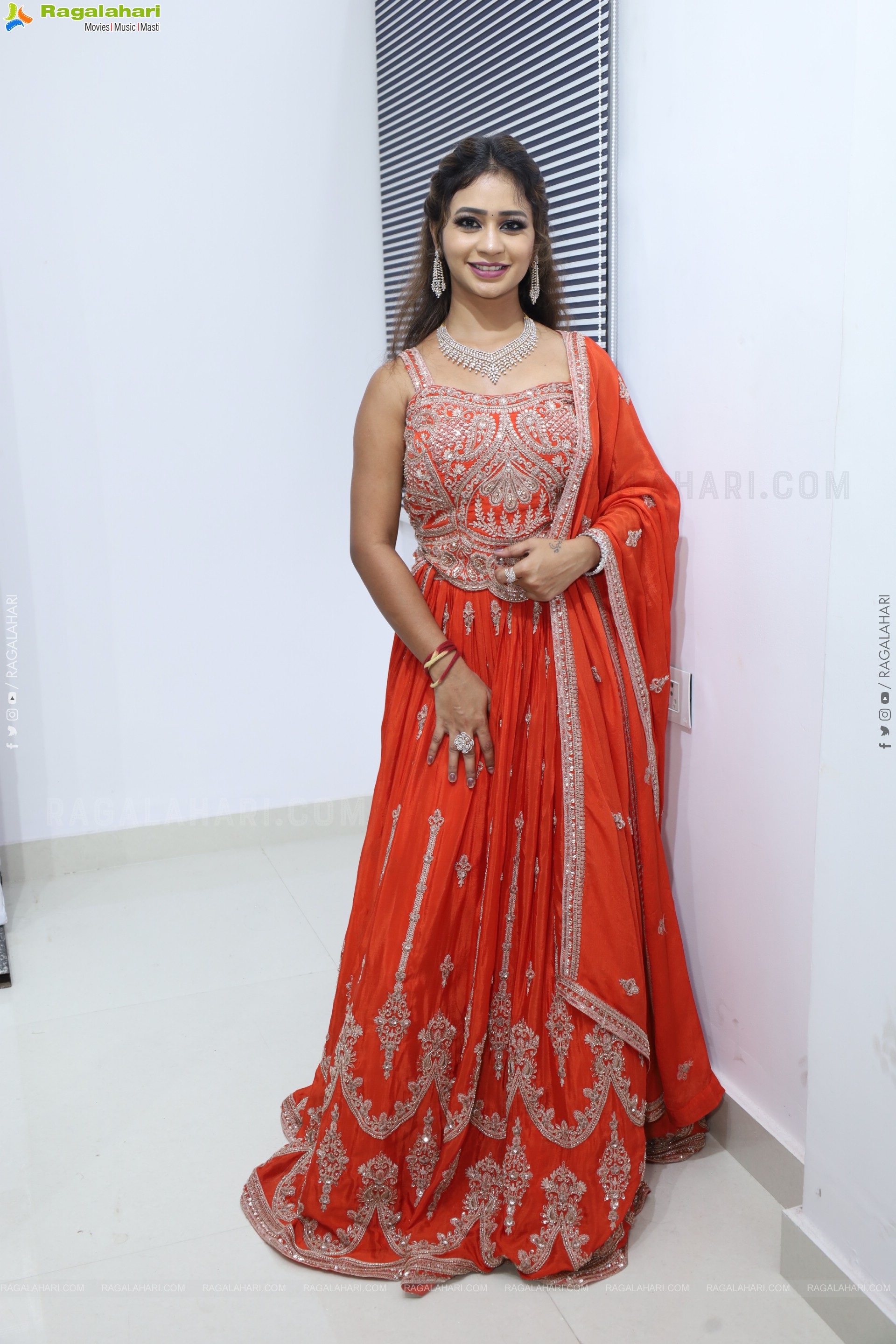 Teja Koneru Latest Stills, HD Photo Gallery