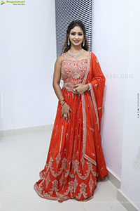 Teja Koneru Latest Stills, HD Photo Gallery 