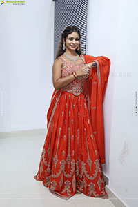 Teja Koneru Latest Stills, HD Photo Gallery 